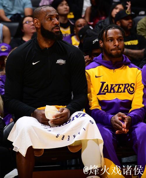 浓眉爆发31+9 詹姆斯21+12+13助湖人止76人5连胜 浓眉爆发31+9 詹姆斯21+12+13助湖人止76人5连胜